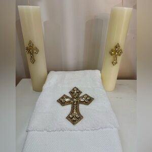 Elegant Gold Cross Embellished Towel Set